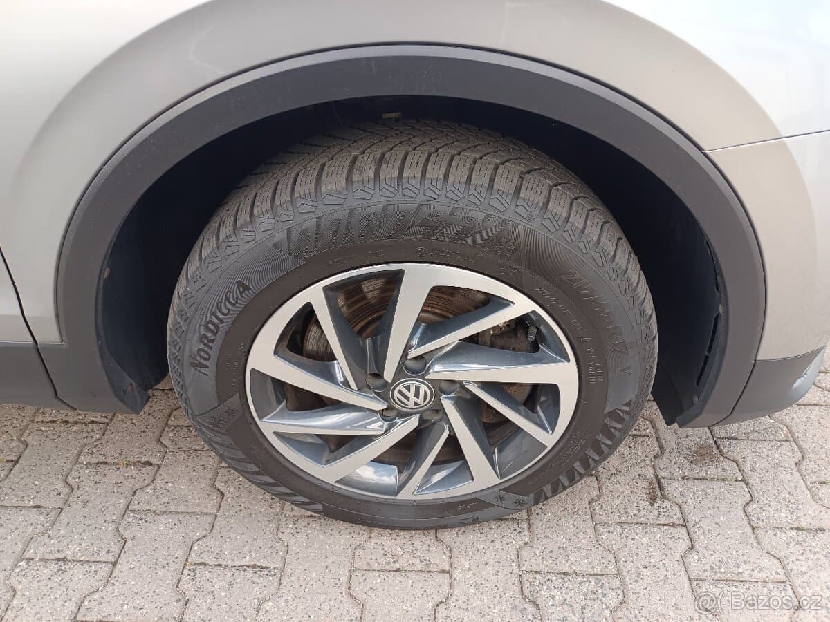 2017 Volkswagen TIGUAN - 19
