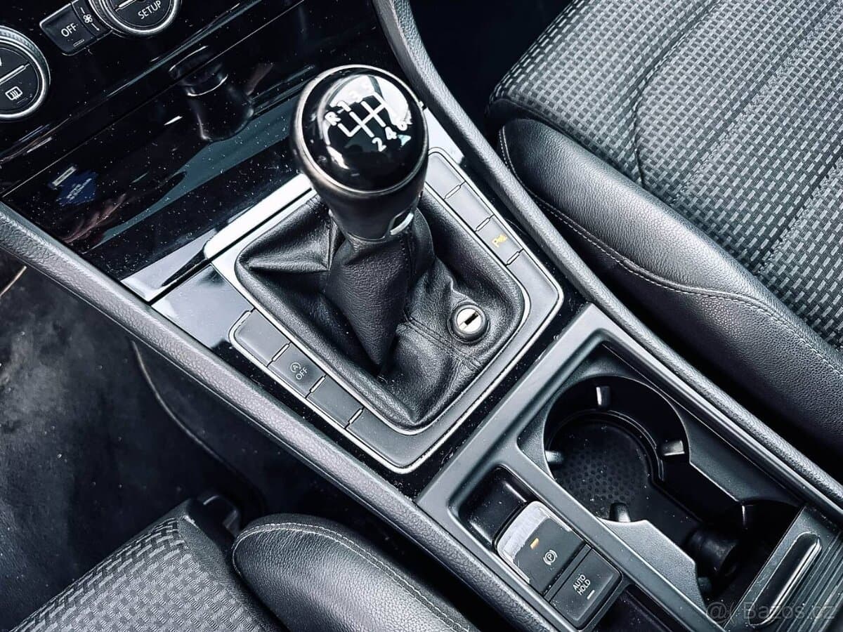 2013 Volkswagen GOLF - 19
