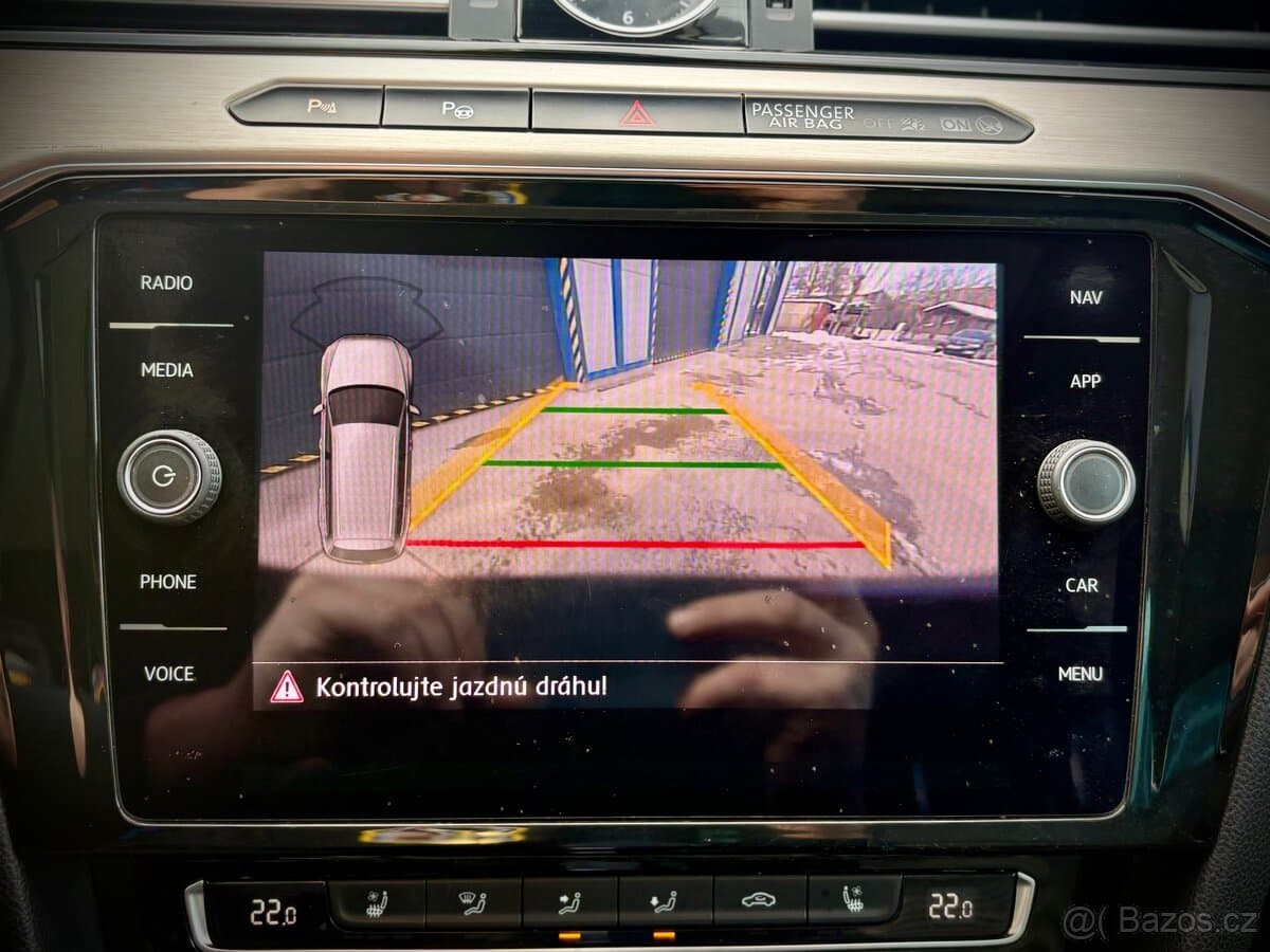 2017 Volkswagen PASSAT - 19