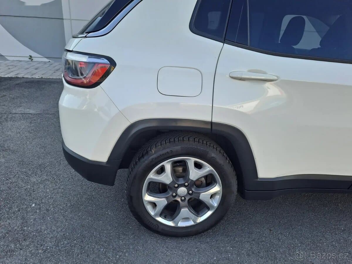 2019 Jeep COMPASS - 19