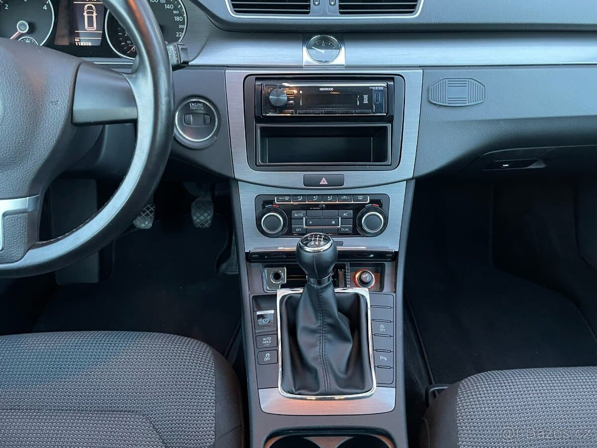 2011 Volkswagen PASSAT - 19