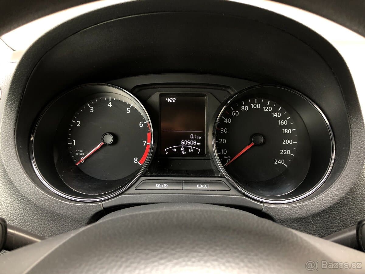 2017 Volkswagen POLO - 19