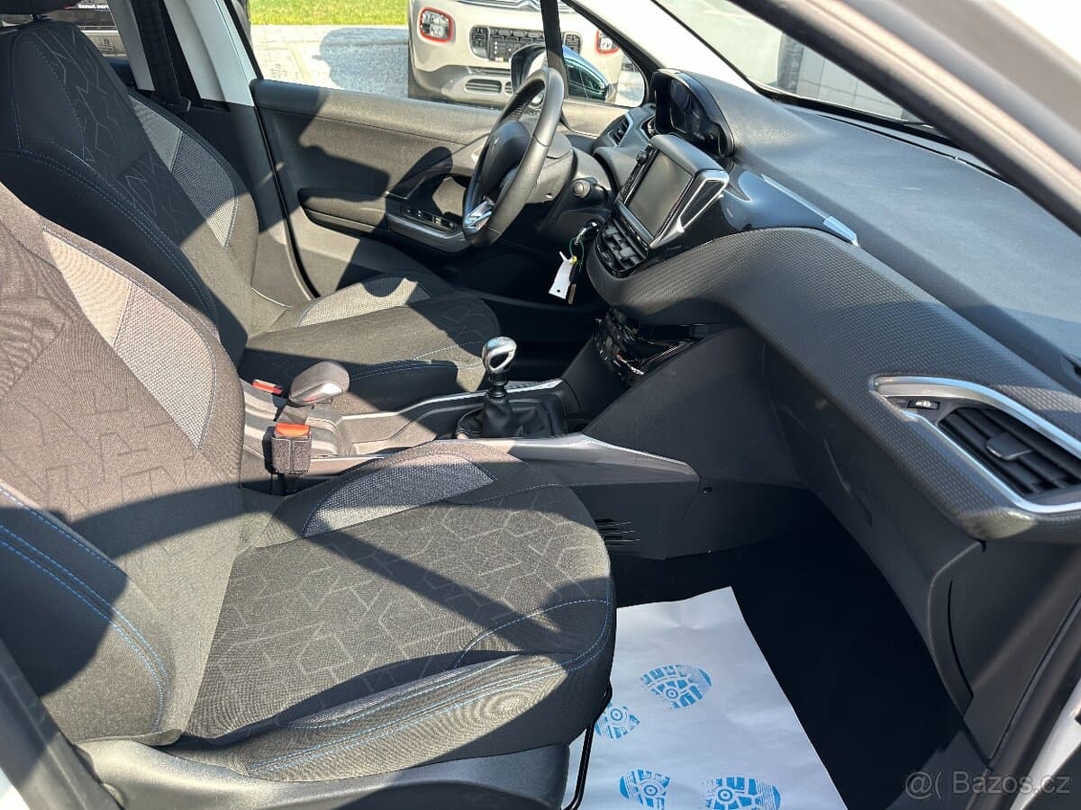 2019 Peugeot 2008 - 19