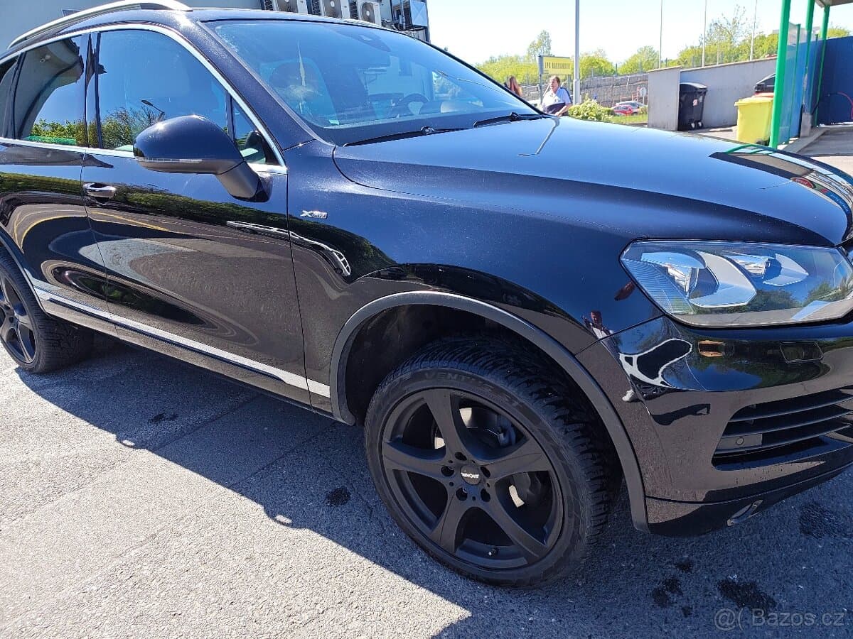 2010 Volkswagen TOUAREG - 19