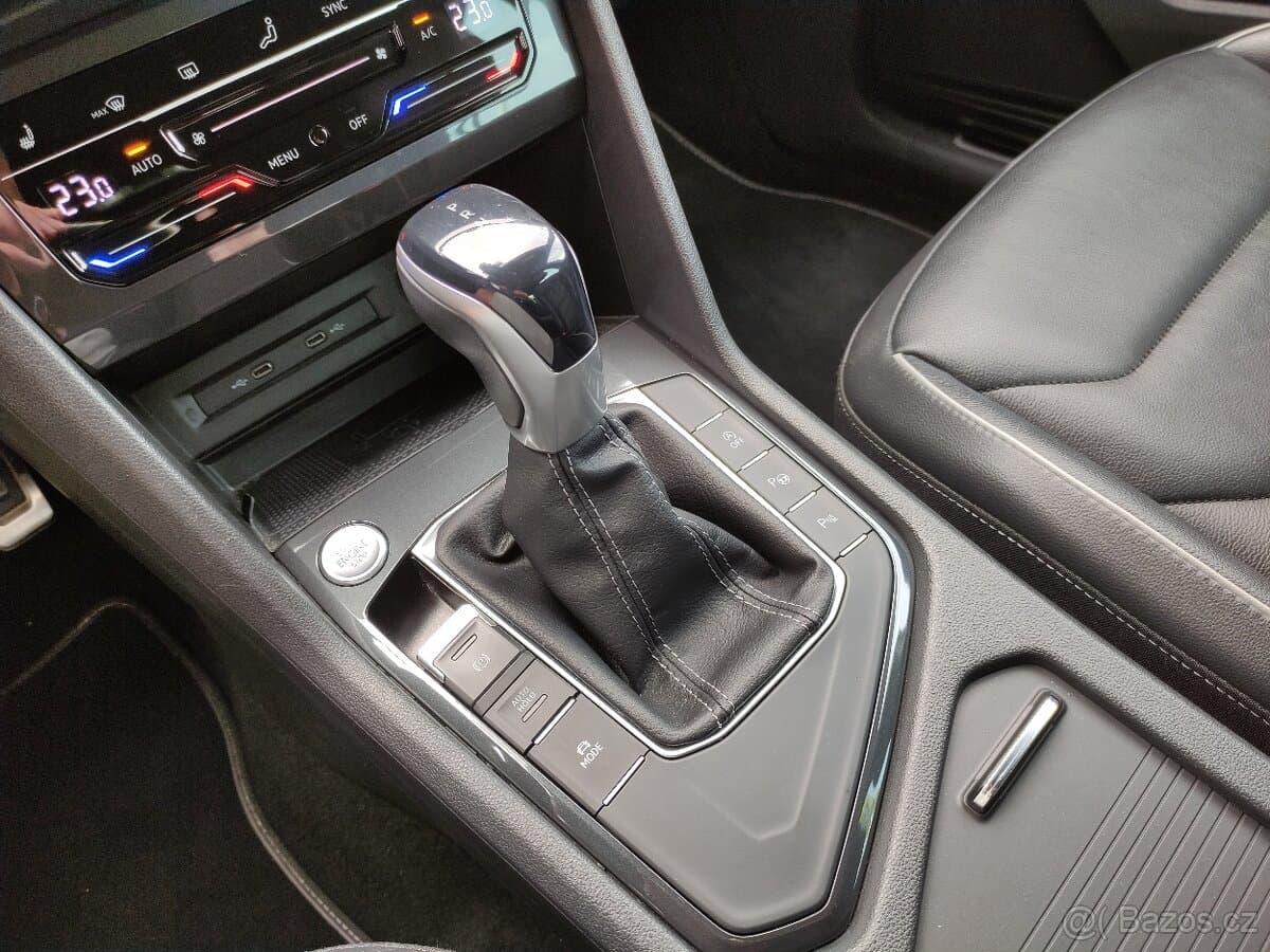 2021 Volkswagen TIGUAN - 19