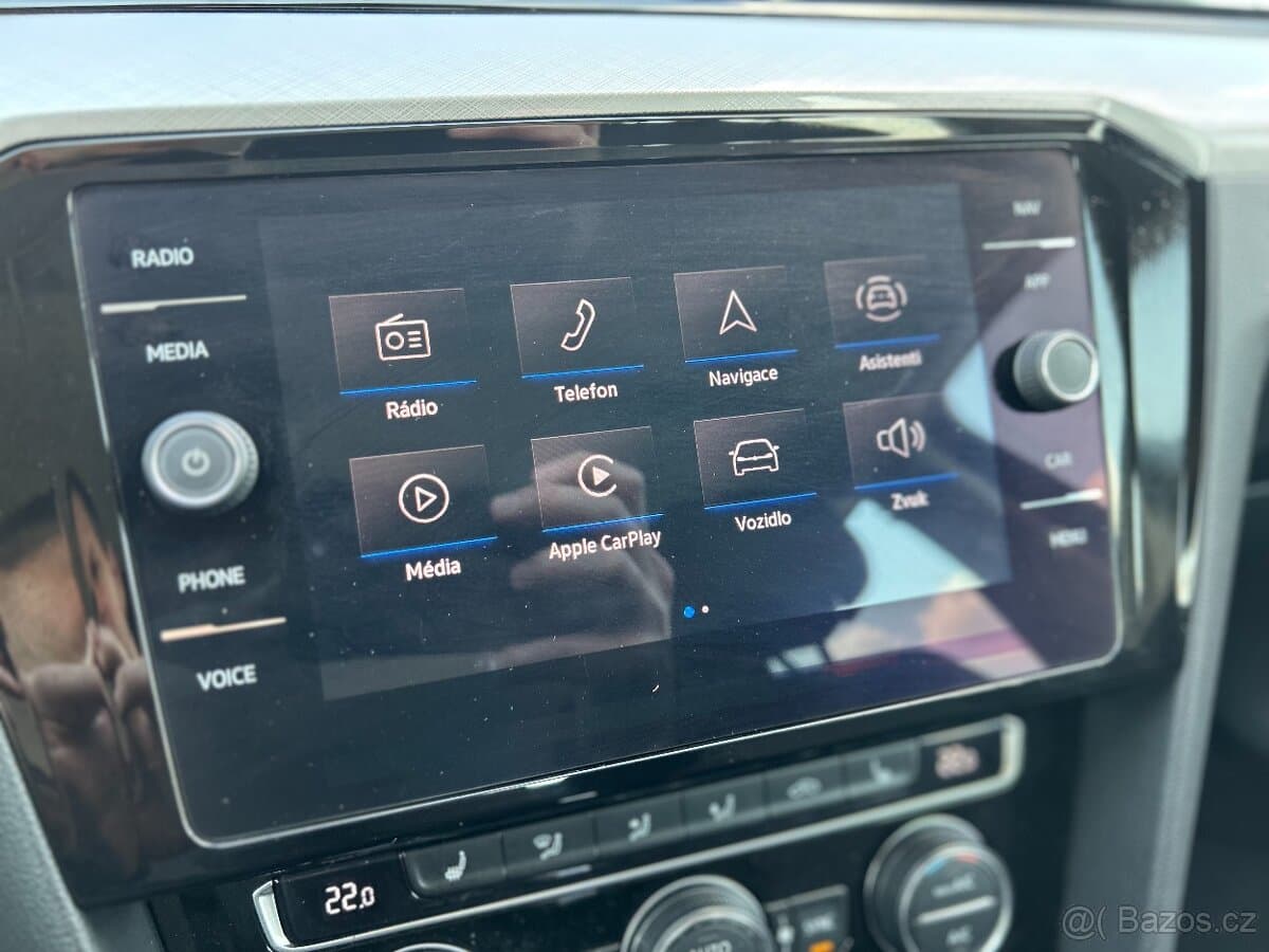 2019 Volkswagen PASSAT - 19
