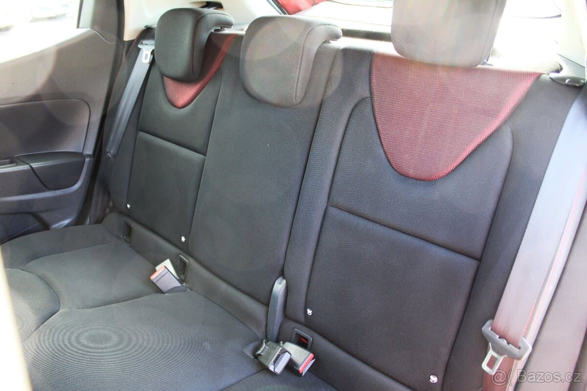 2015 Renault CLIO - 19