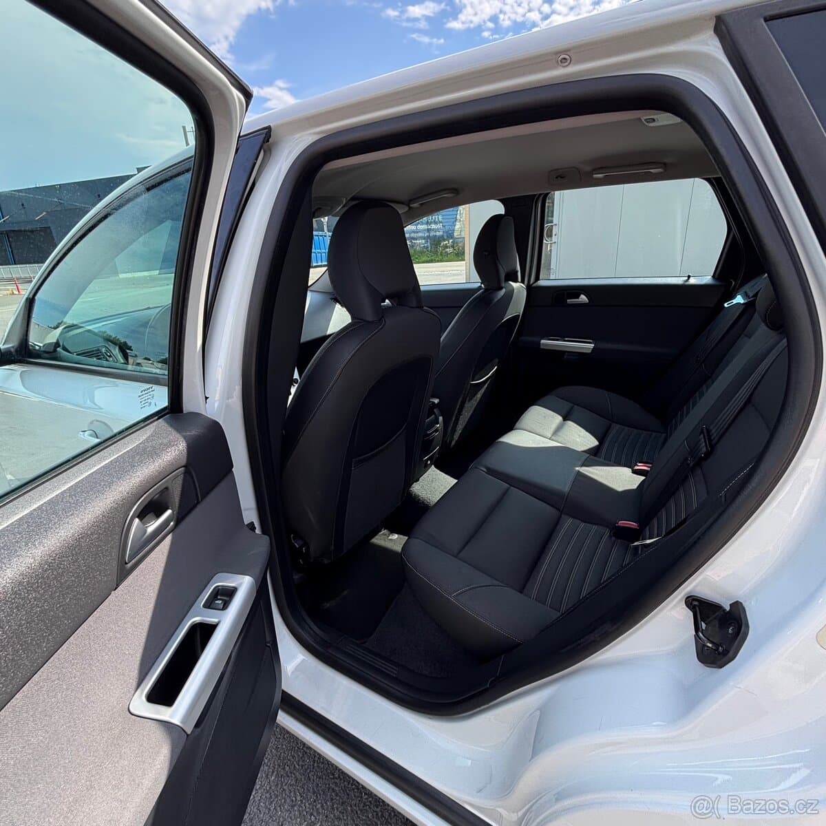 2012 Volvo V50 - 19