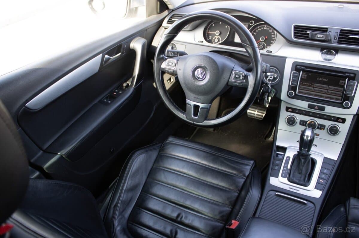 2013 Volkswagen PASSAT - 19