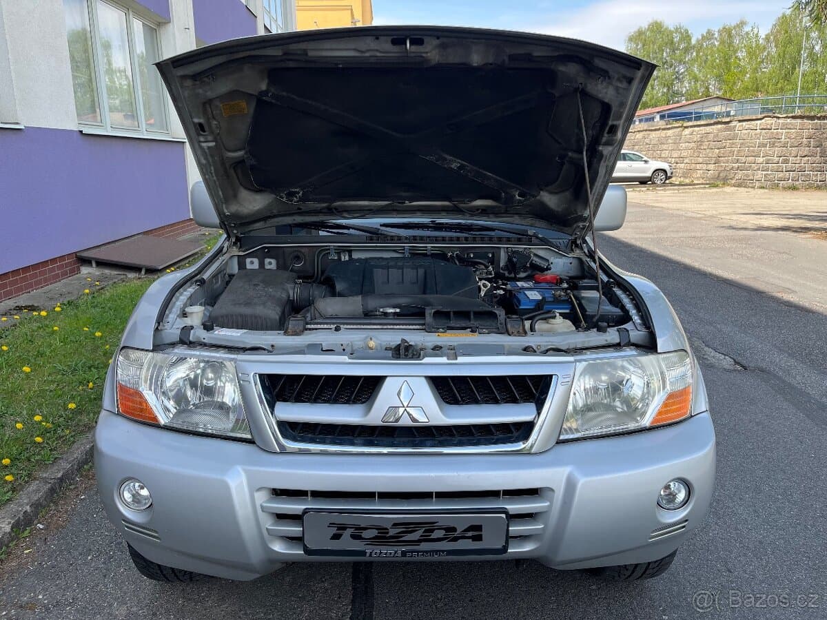 2005 Mitsubishi PAJERO - 19