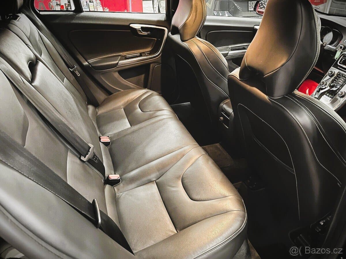 2018 Volvo V60 - 19