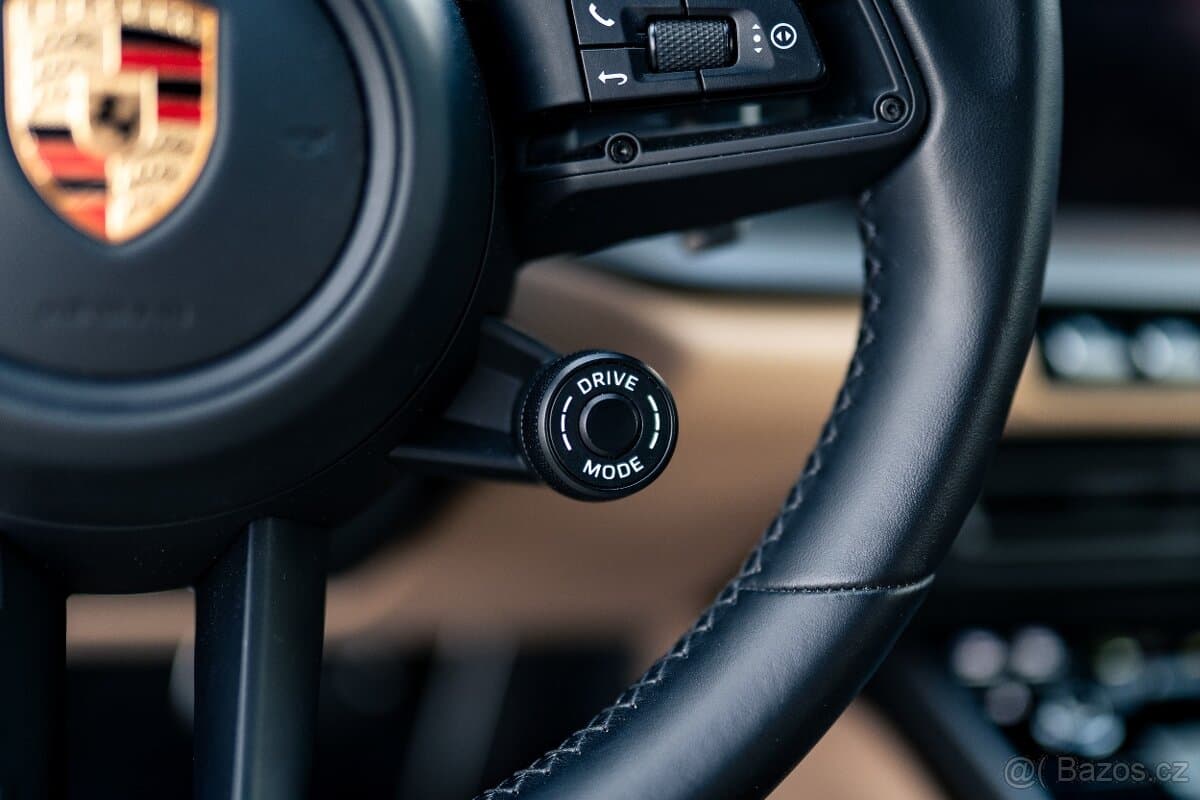 2023 Porsche 911 - 19