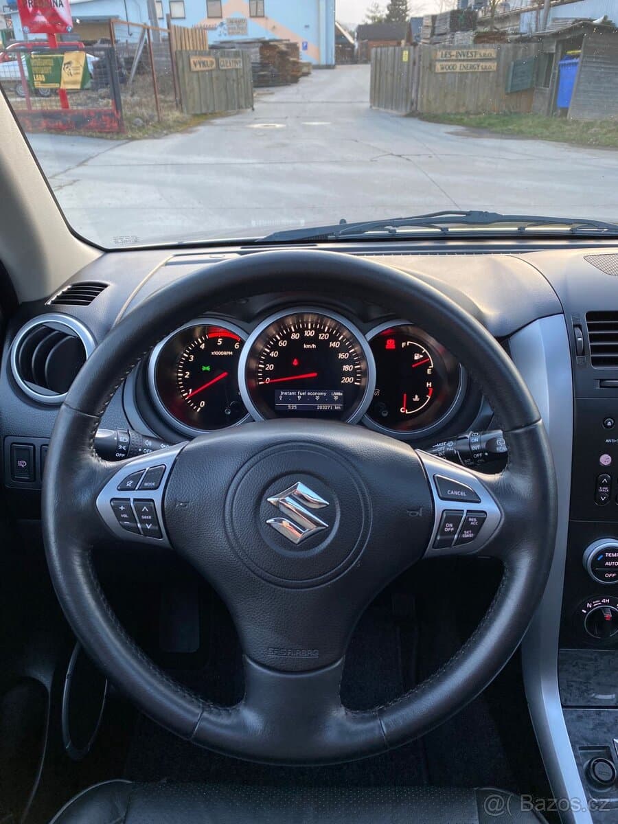 2010 Suzuki GRAND - 19
