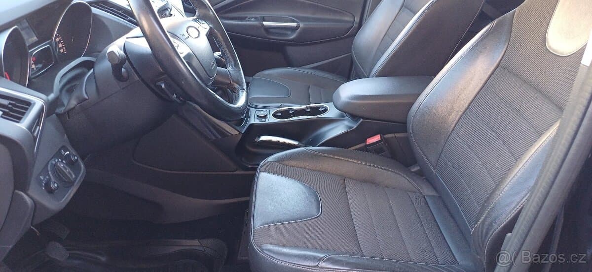 2015 Ford KUGA - 19