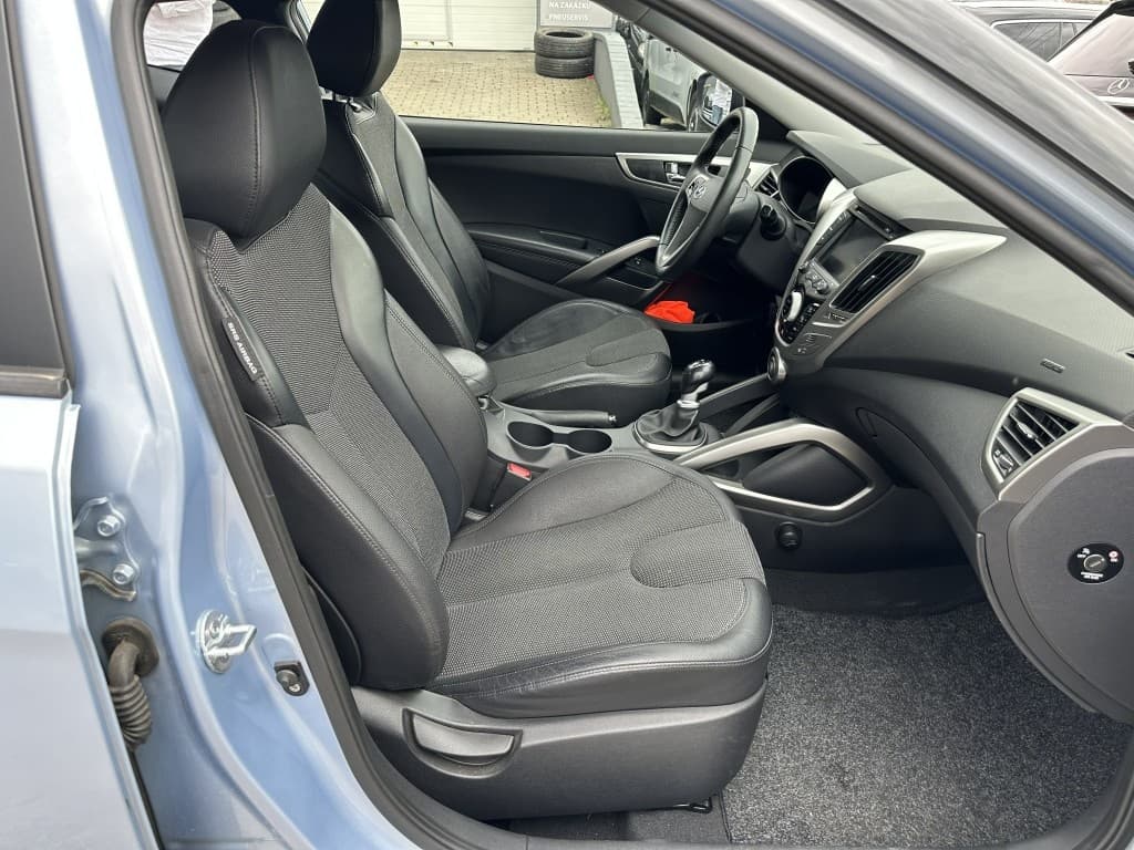 2013 Hyundai VELOSTER - 19