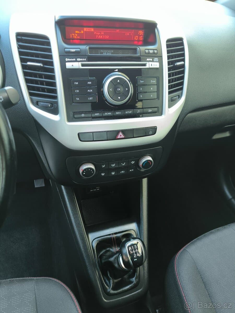 2017 Kia VENGA - 19