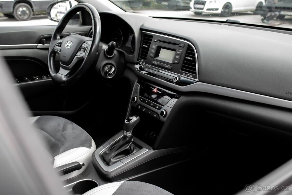 2017 Hyundai ELANTRA - 19