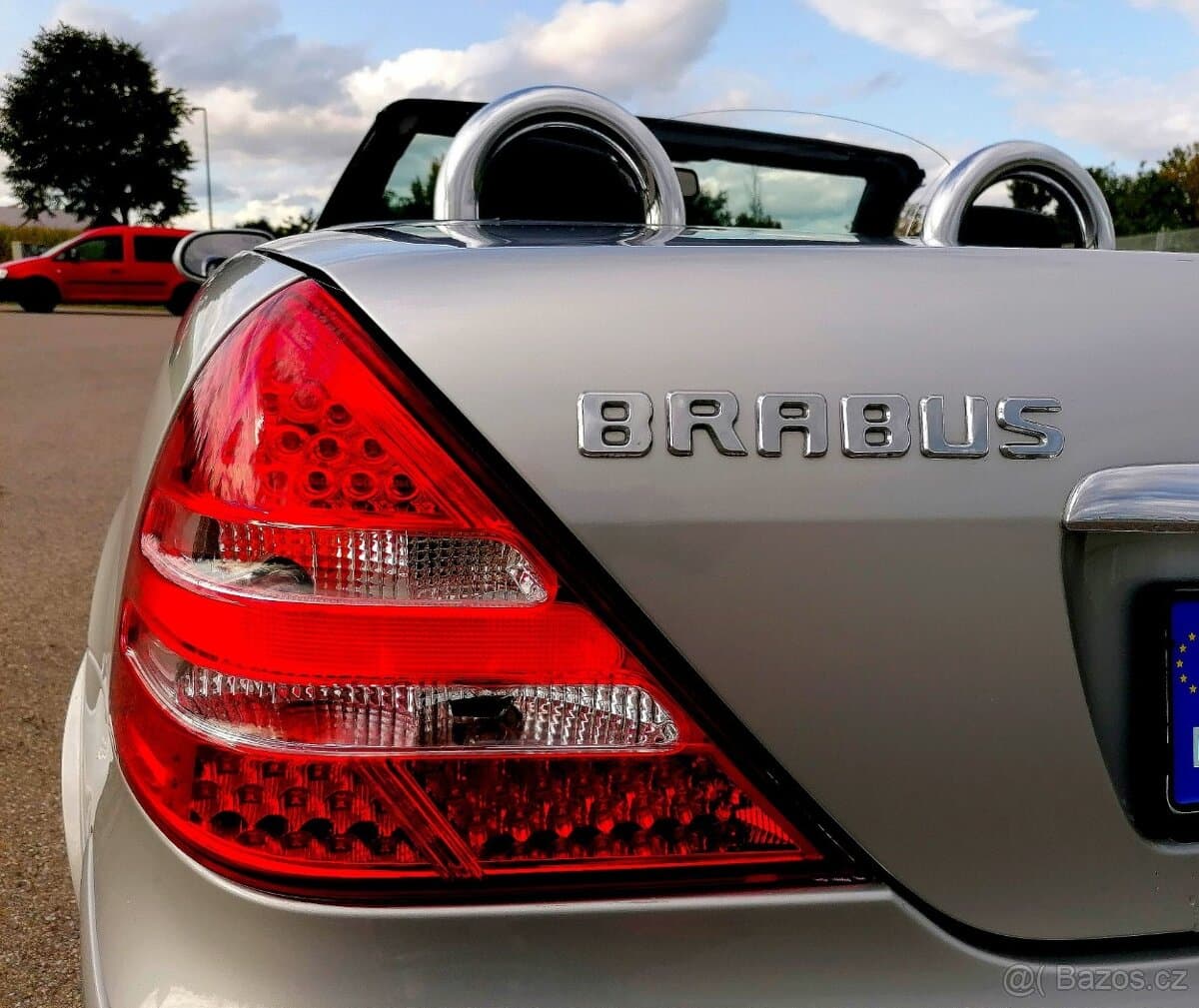 2004 Mercedes-Benz SL - 19