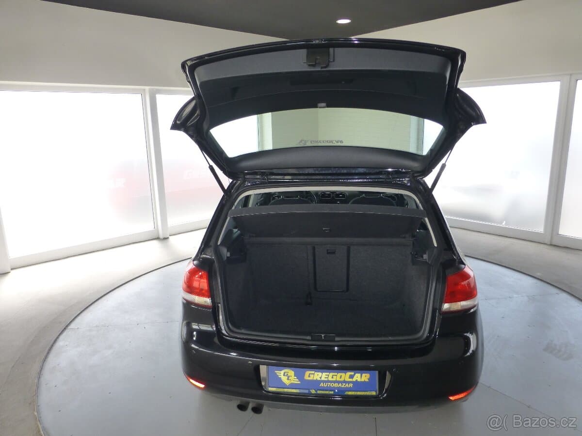 2011 Volkswagen GOLF - 19