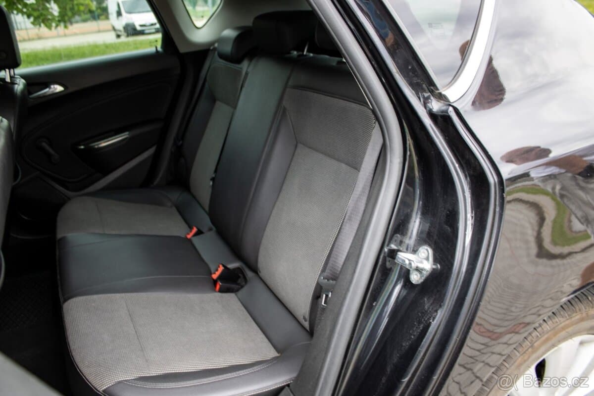 2011 Opel ASTRA - 19