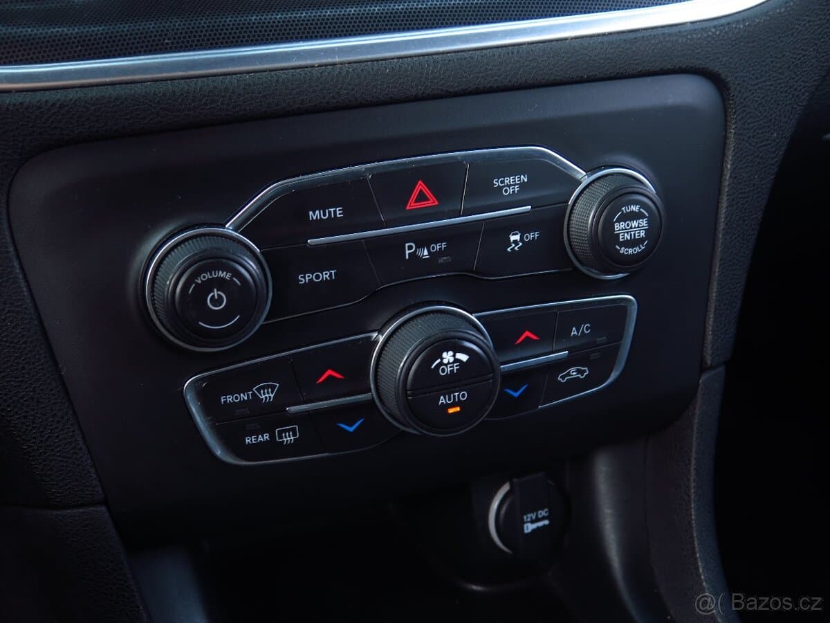 2018 Dodge CHARGER - 19