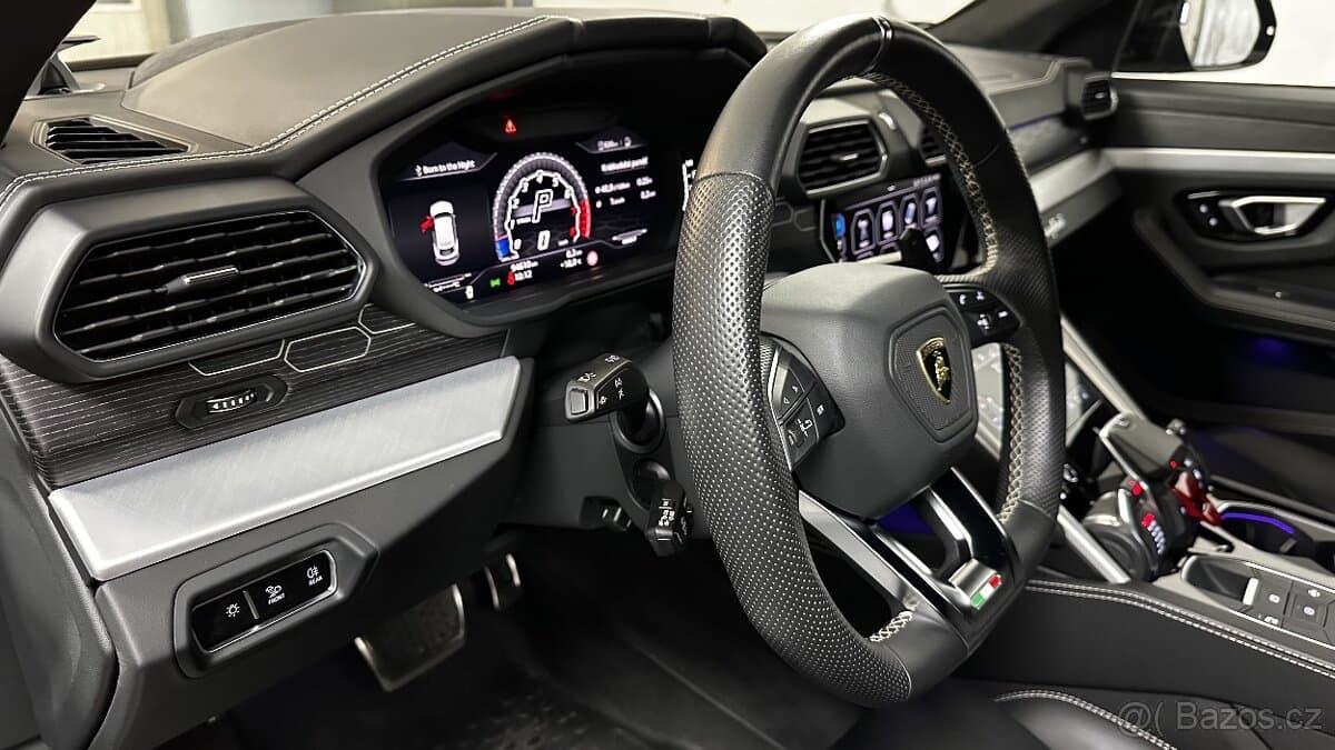 2020 Lamborghini URUS - 19