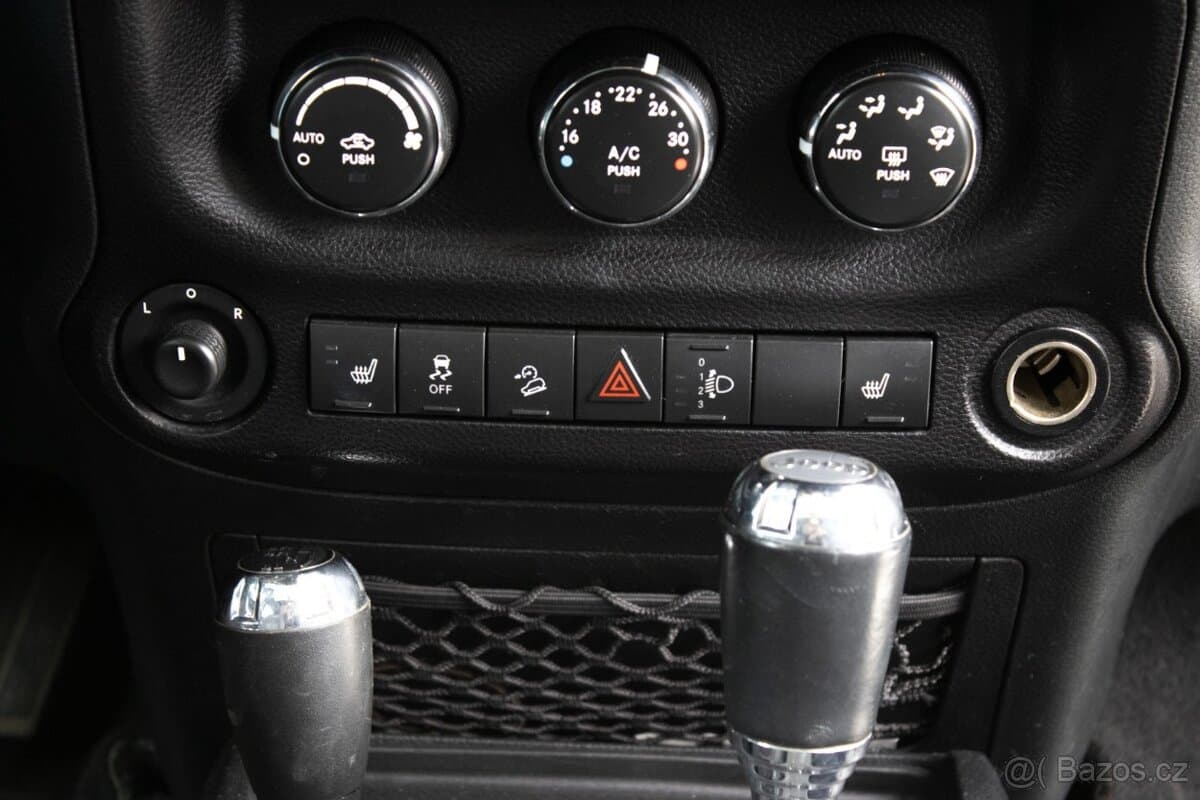 2016 Jeep WRANGLER - 19