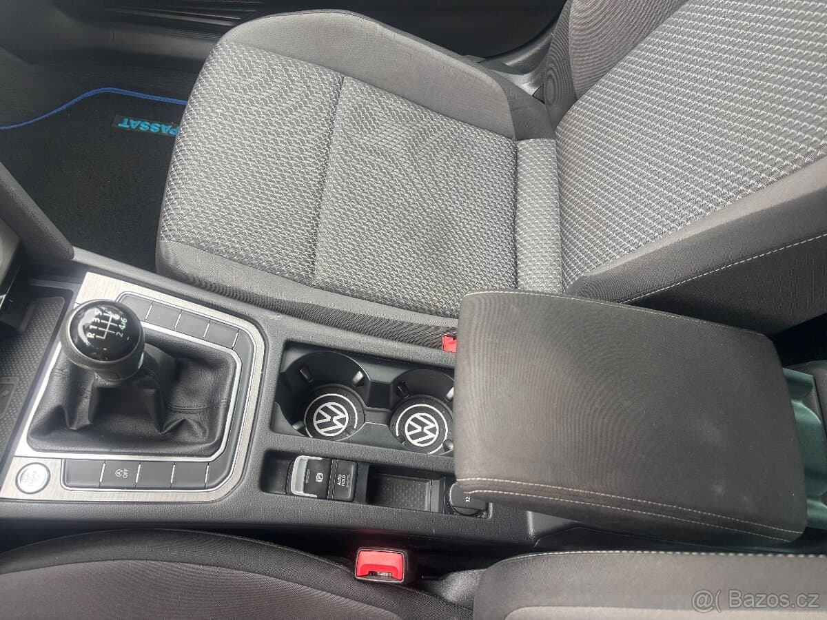 2016 Volkswagen PASSAT - 19
