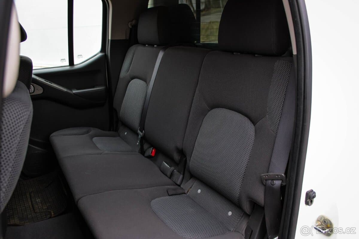 2009 Nissan NAVARA - 19
