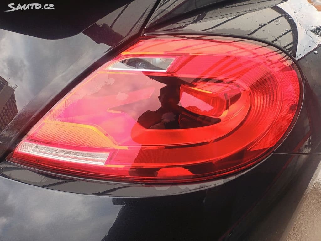 2013 Volkswagen BEETLE - 19