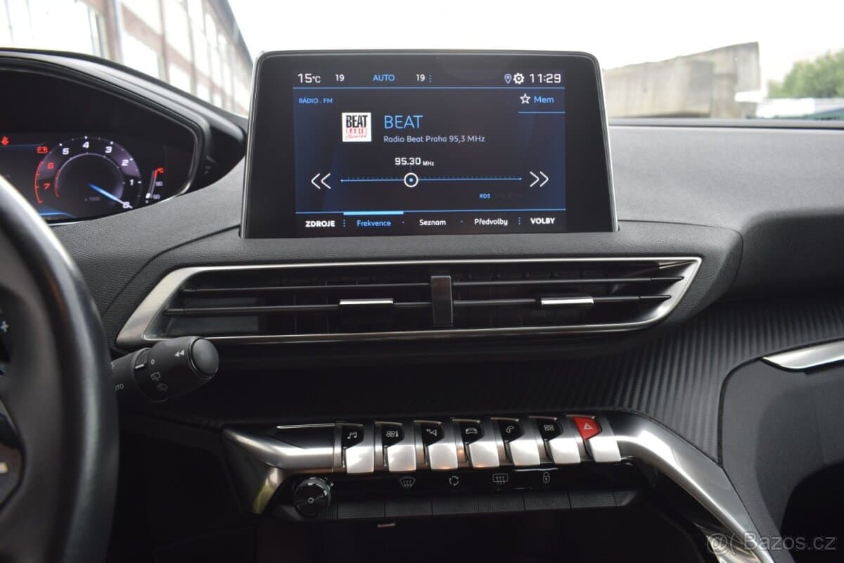 2021 Peugeot 5008 - 19