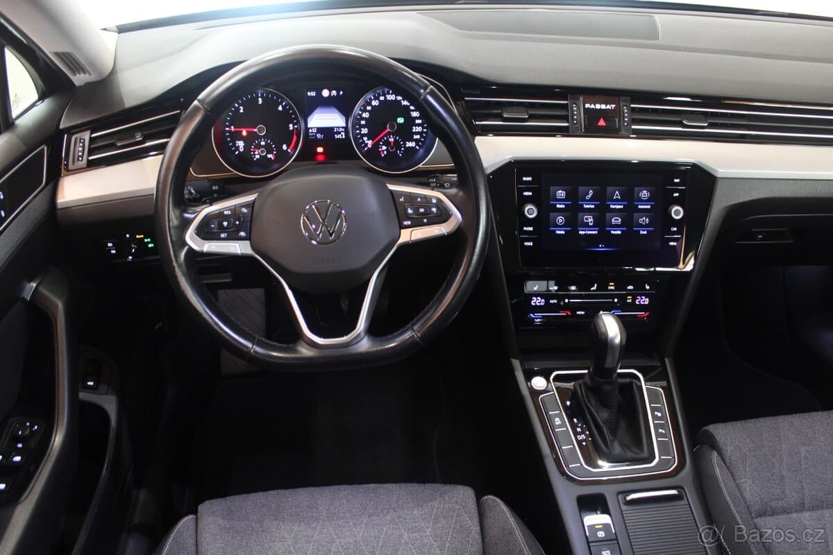 2023 Volkswagen PASSAT - 19