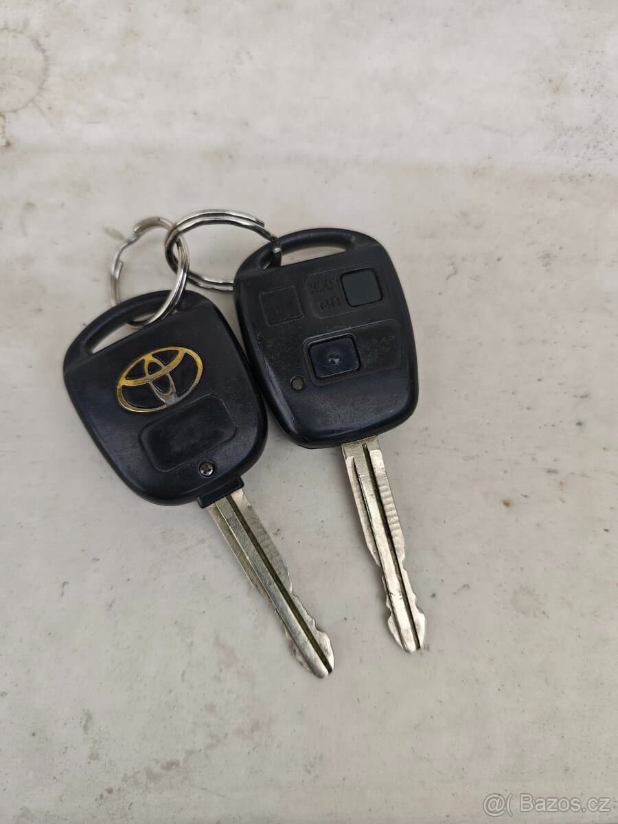2004 Toyota PREVIA - 19