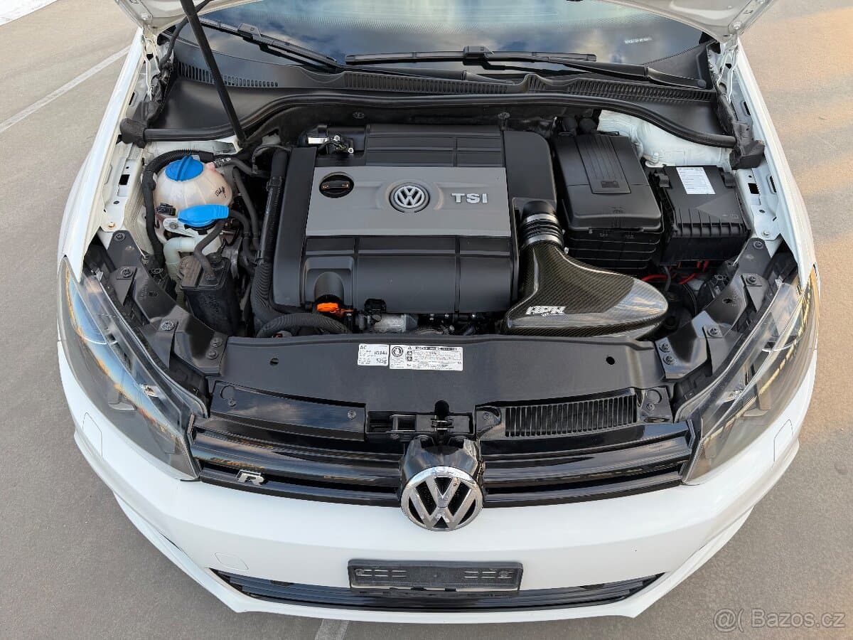 2011 Volkswagen GOLF - 19
