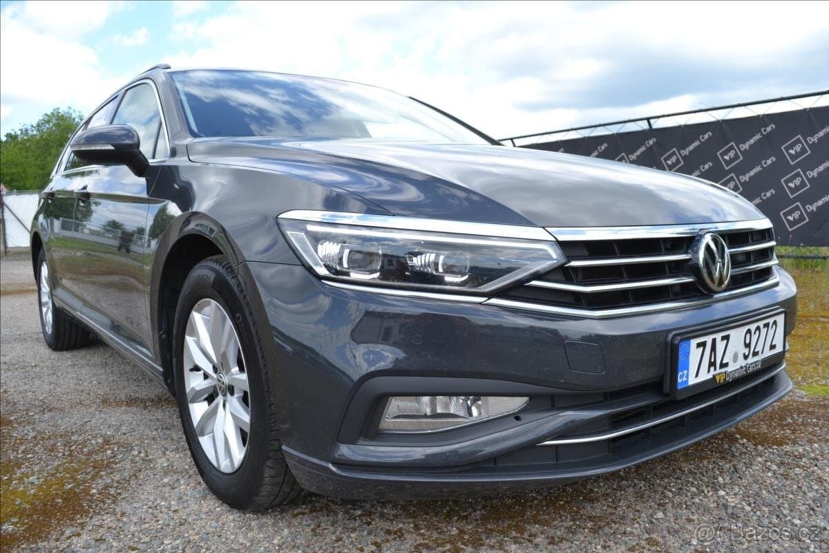 2019 Volkswagen PASSAT - 19