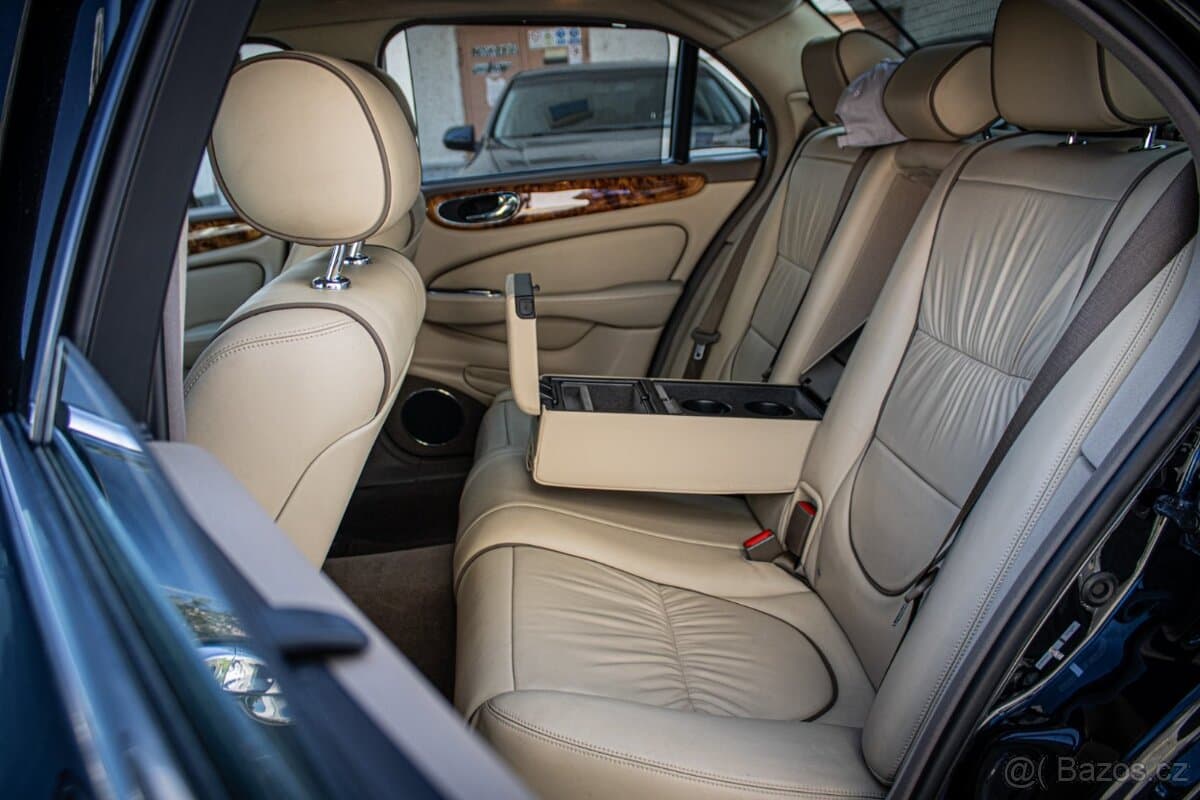 2007 Jaguar XJ - 19