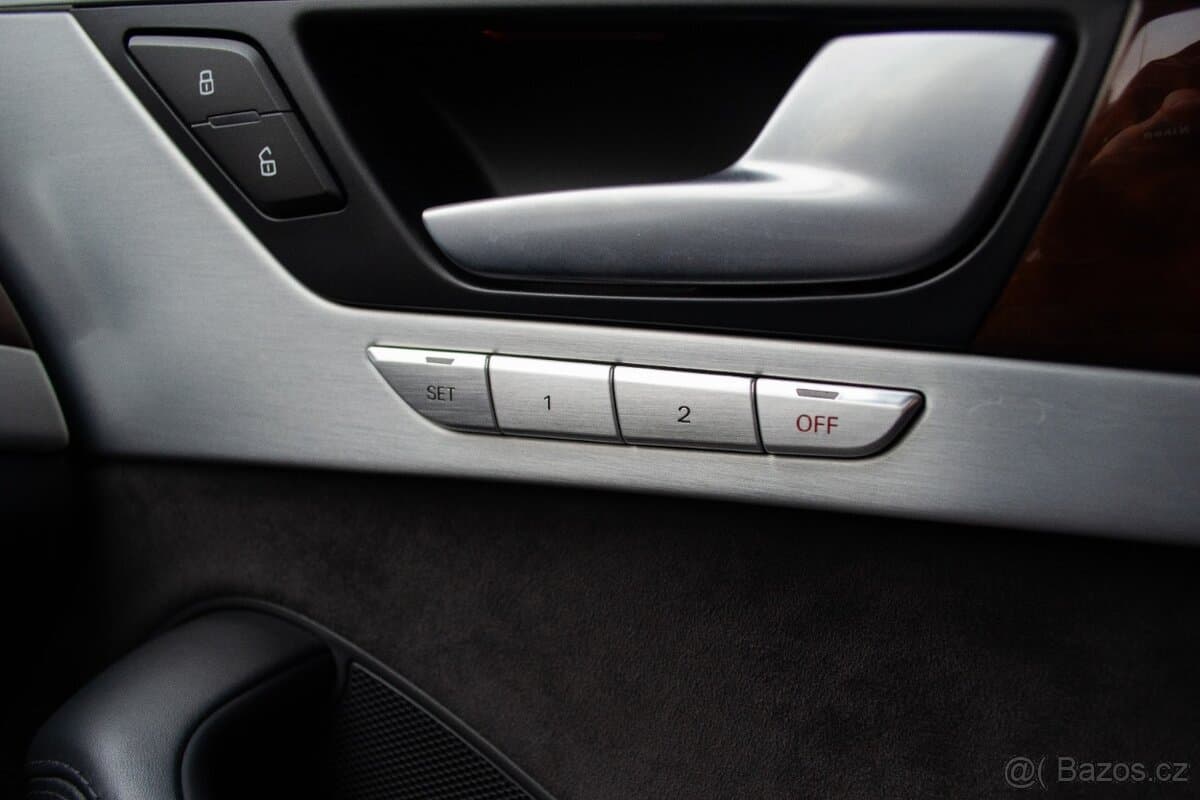 2013 Audi A8 - 19