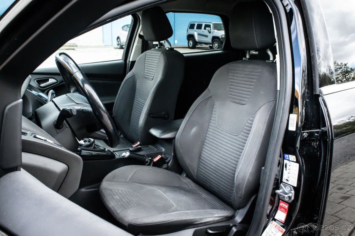 2017 Ford FOCUS - 19