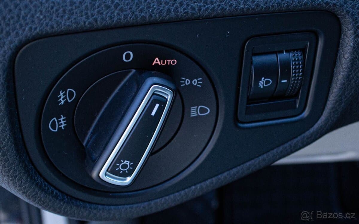 2013 Volkswagen GOLF - 19