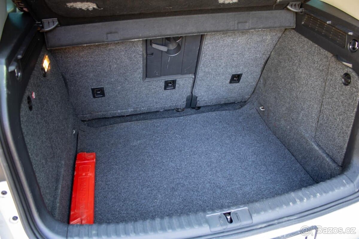 2012 Volkswagen TIGUAN - 19