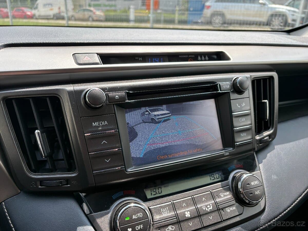 2013 Toyota RAV4 - 19