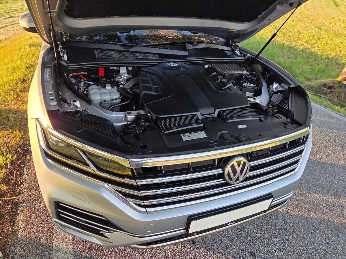 2018 Volkswagen TOUAREG - 19