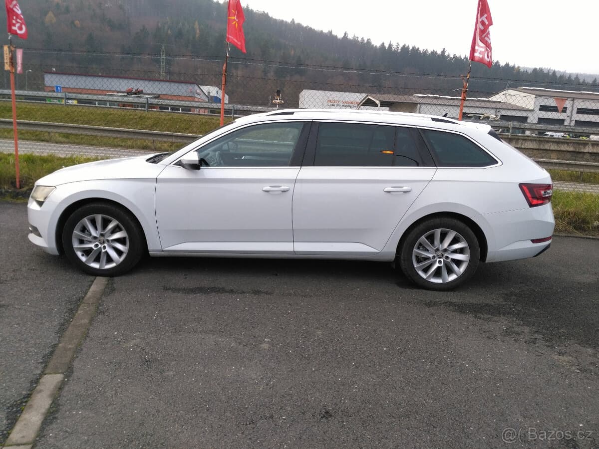 2019 Škoda SUPERB - 19