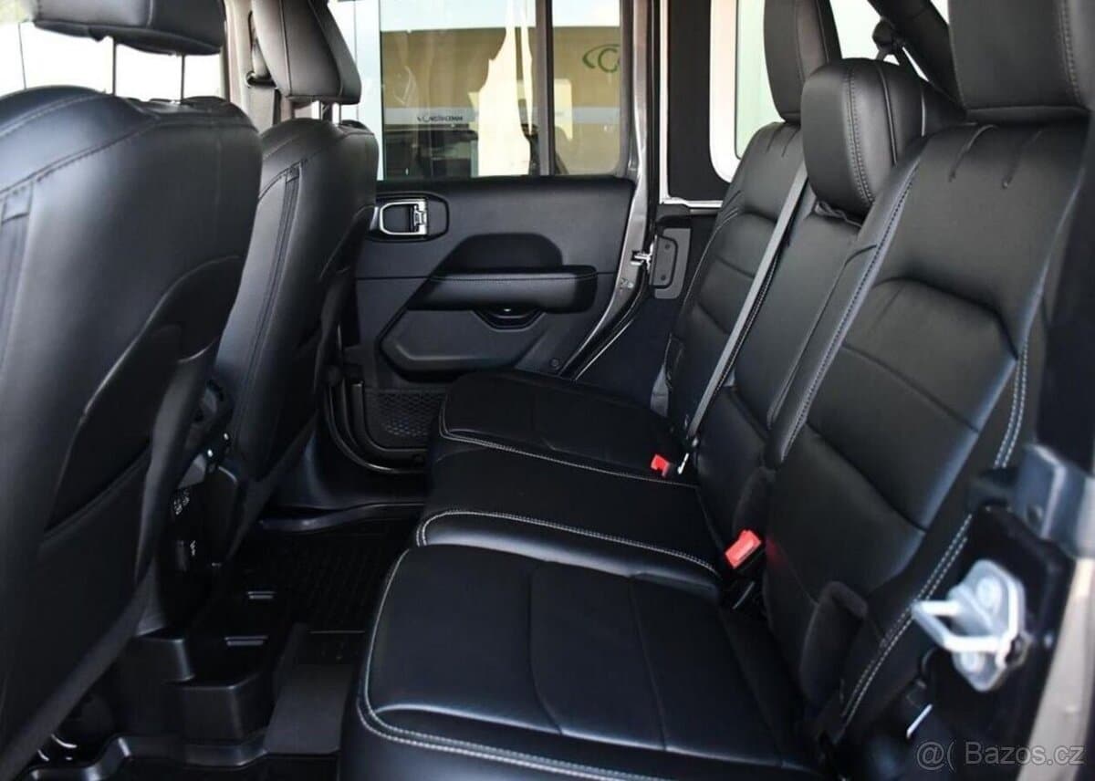 2019 Jeep WRANGLER - 19