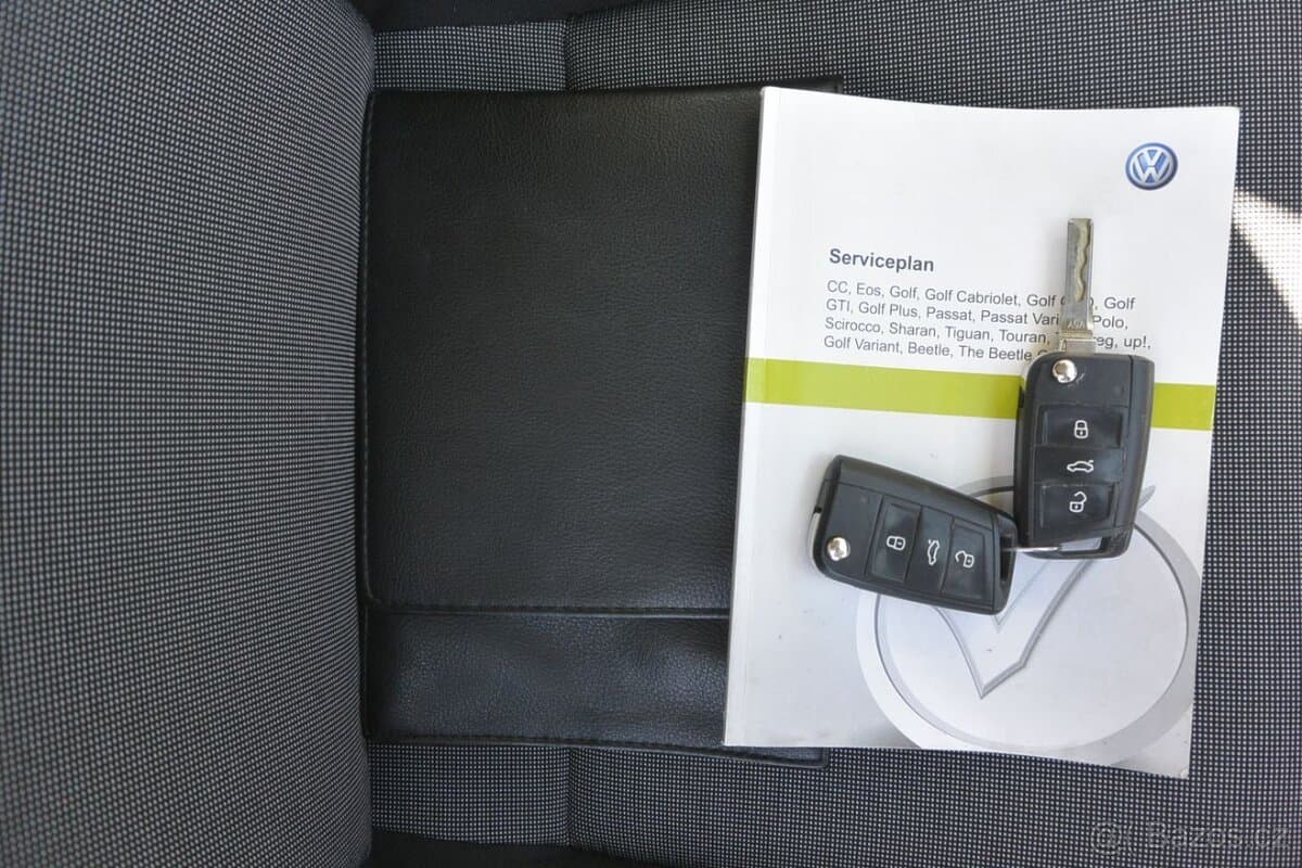 2013 Volkswagen GOLF - 19