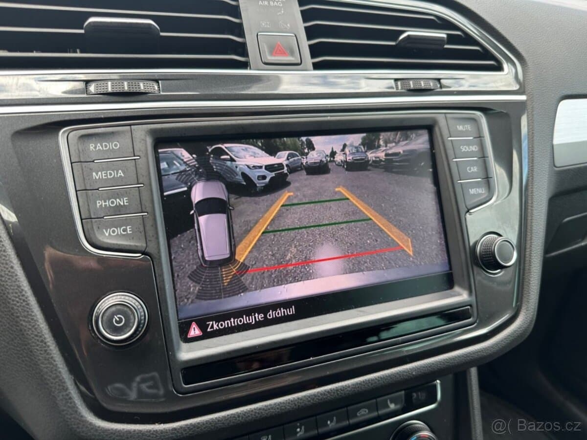 2016 Volkswagen TIGUAN - 19