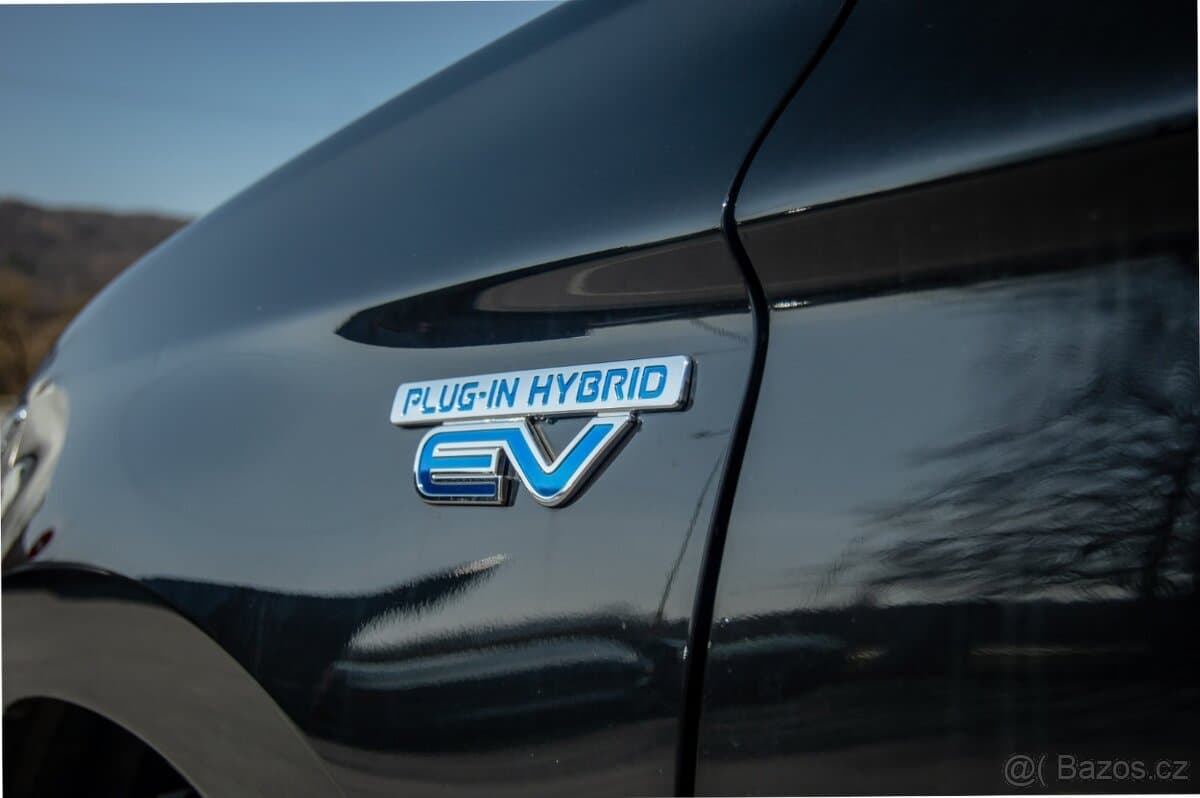 2019 Mitsubishi OUTLANDER - 19