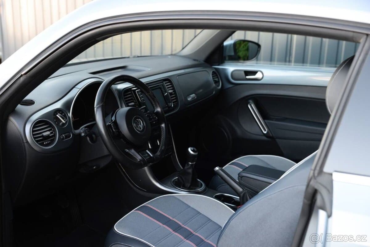 2018 Volkswagen BEETLE - 19