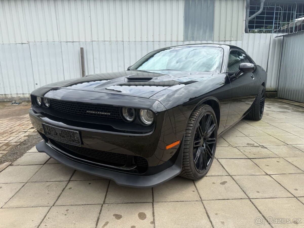 2017 Dodge CHALLENGER - 19