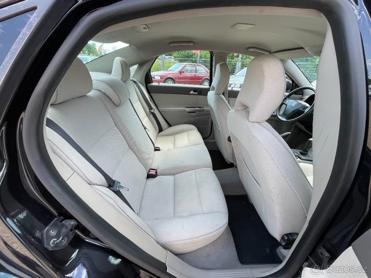 2012 Volvo S40 - 19